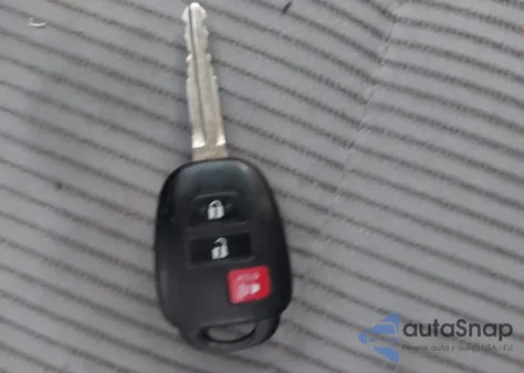 2015 Toyota Rav4 Xle z USA, uszkodzony, nr VIN 2T3RFREV4FW289564